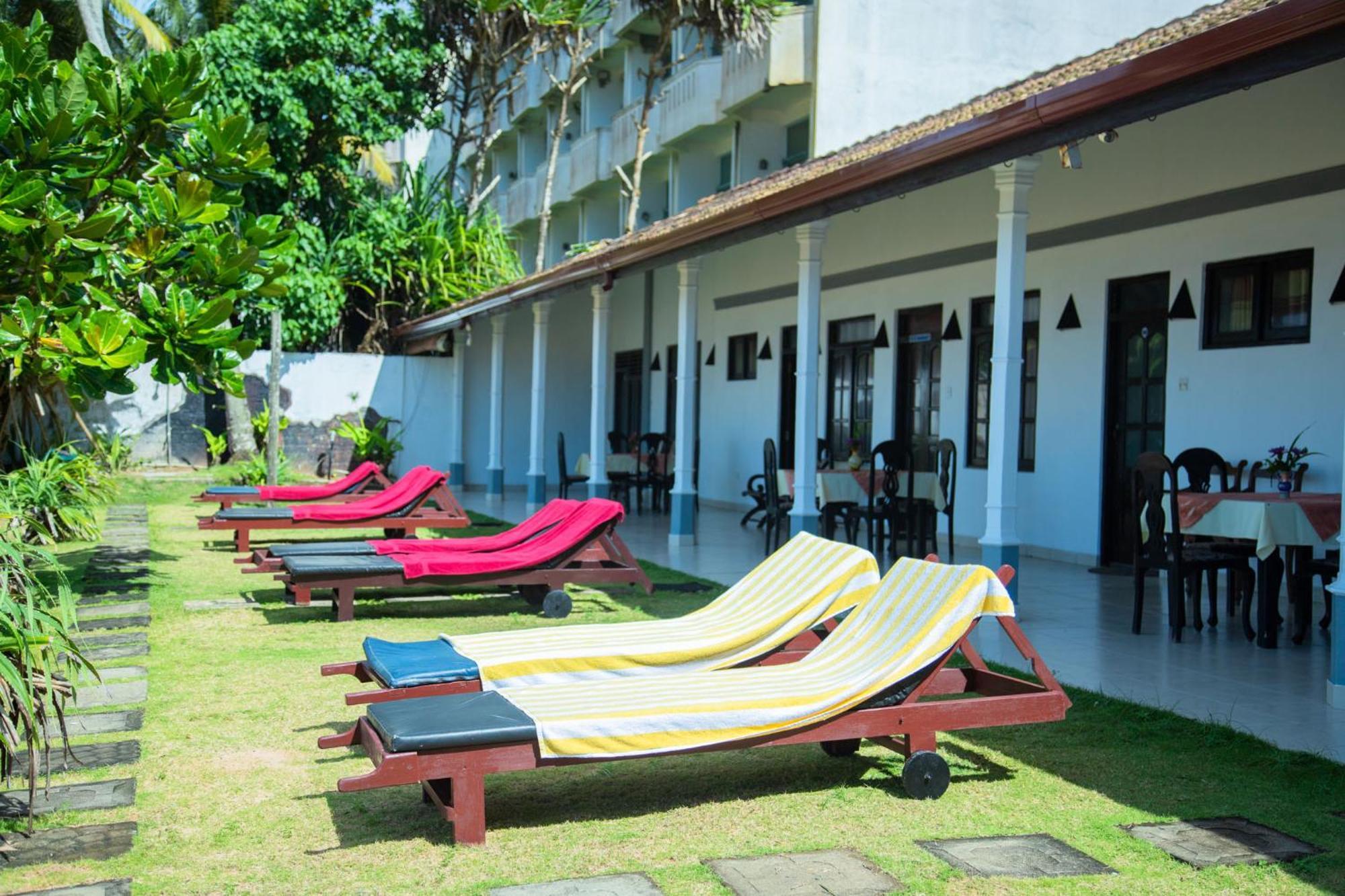 Ocean Of Life Ayurveda Hotel Induruwa Exterior photo