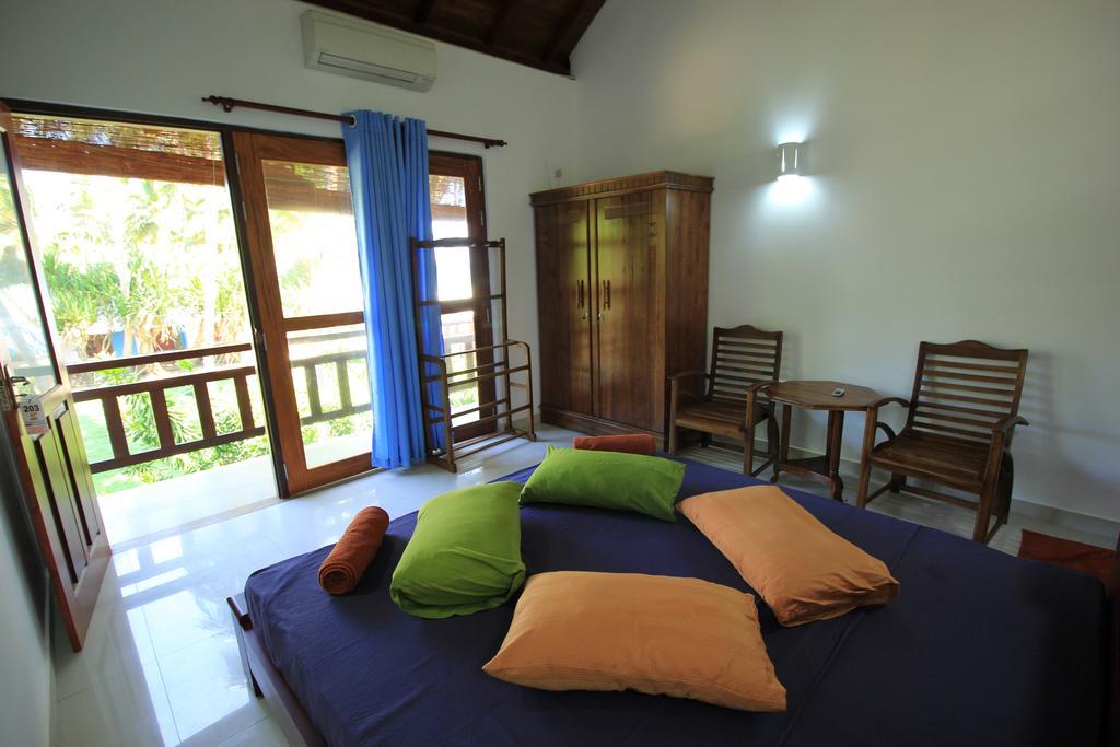 Ocean Of Life Ayurveda Hotel Induruwa Exterior photo